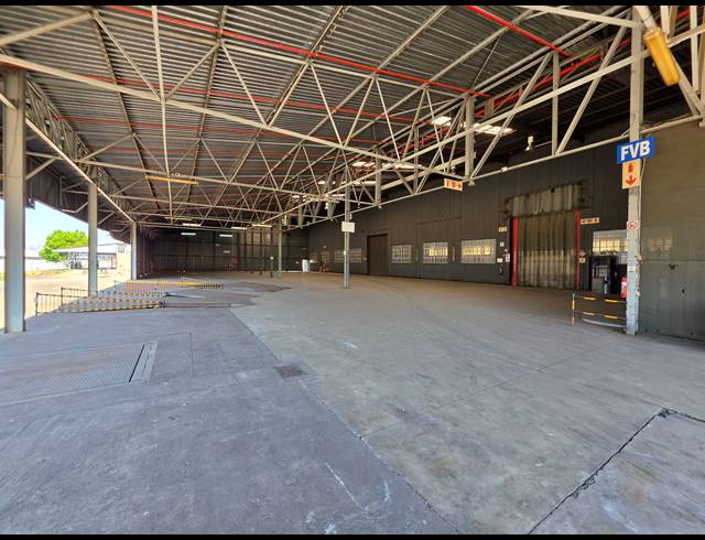 5,800M² WAREHOUSE TO LET IN WADEVILLE